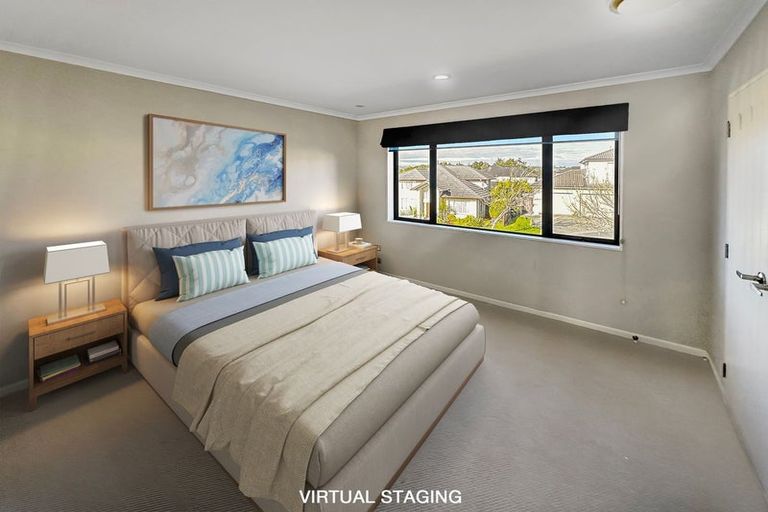 Photo of property in 5 Gibbston Crescent, Flat Bush, Auckland, 2016