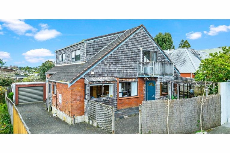Photo of property in 2/58 Hillcrest Avenue, Hillcrest, Auckland, 0627
