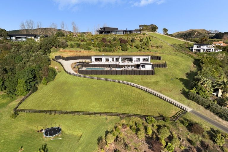 Photo of property in 42 Oceana Drive, Welcome Bay, Tauranga, 3175