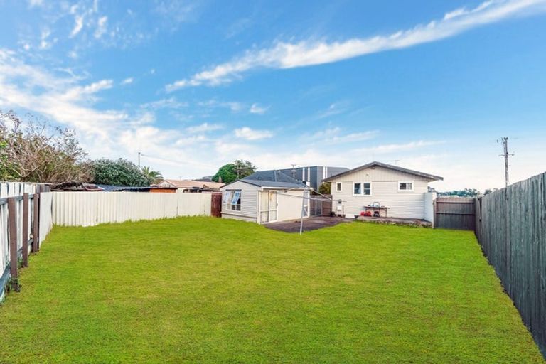 Photo of property in 79 Tidal Road, Mangere, Auckland, 2022