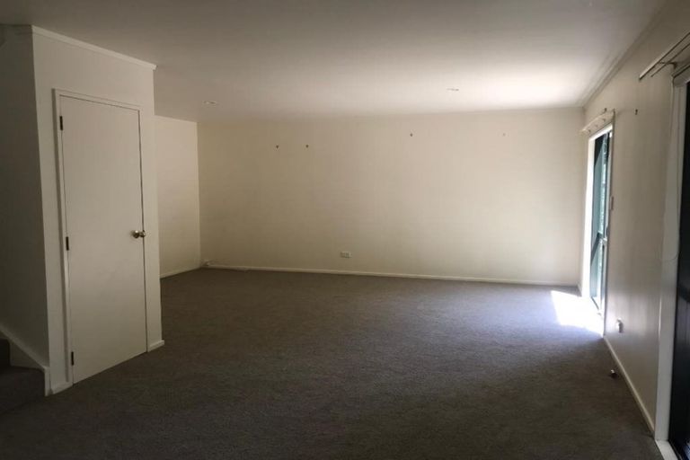 Photo of property in 1/66 Seaview Road, Glenfield, Auckland, 0629