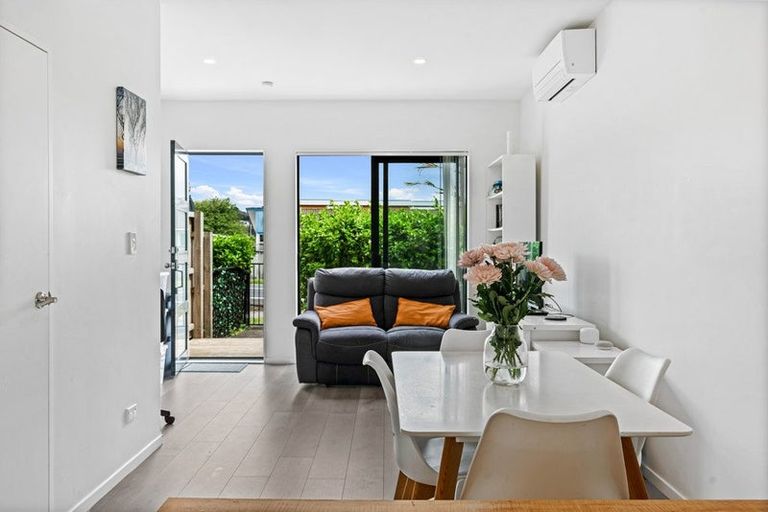 Photo of property in 5/122 Pooks Road, Ranui, Auckland, 0612