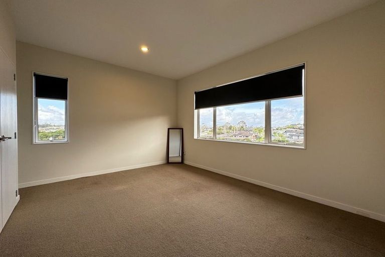 Photo of property in 21 Hornbill Drive, Fairview Heights, Auckland, 0632