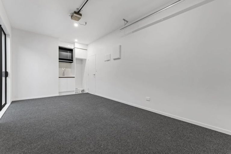 Photo of property in 25 Hupana Road, Karaka, 2113