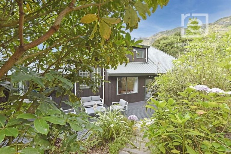 Photo of property in 16 Zephyr Terrace, Governors Bay, 8971