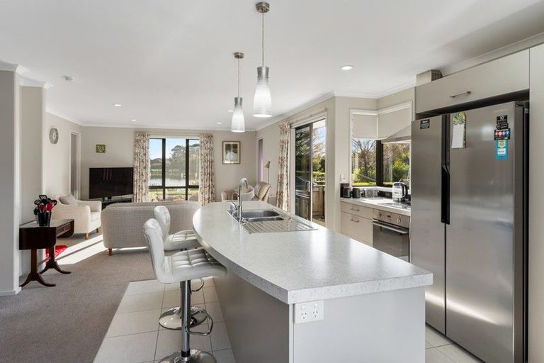 Photo of property in 12 Mcgregor Place, Paraparaumu, 5032