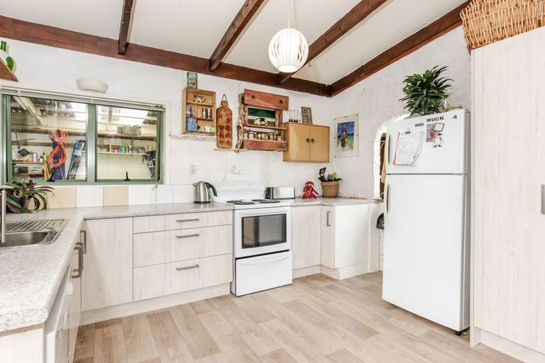 Photo of property in 103a Woodglen Road, Glen Eden, Auckland, 0602