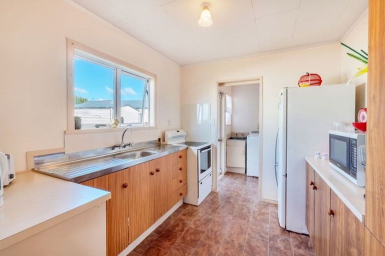Photo of property in 54 Hindmarsh Street, Henderson, Auckland, 0612