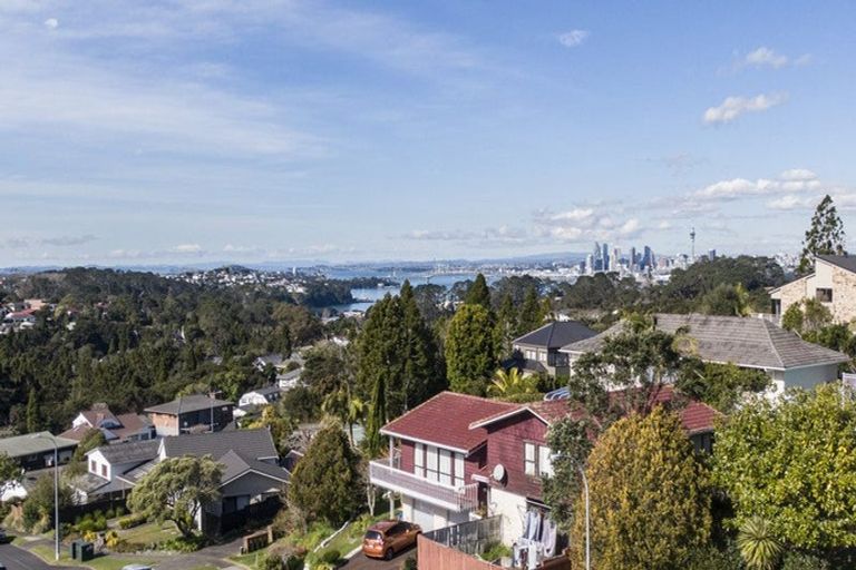 Photo of property in 15 Harper Street, Chatswood, Auckland, 0626