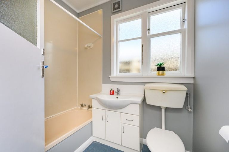 Photo of property in 31 Chelwood Street, Takaro, Palmerston North, 4412