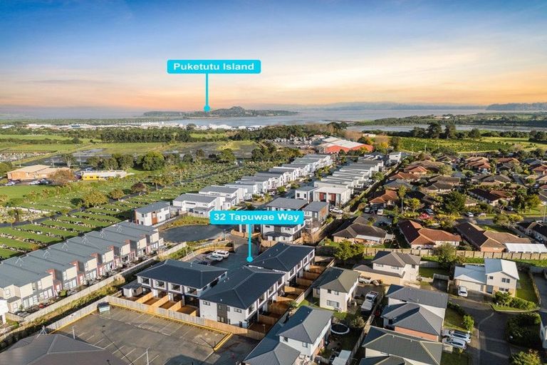 Photo of property in 1/32 Tapuwae Way, Mangere Bridge, 2022