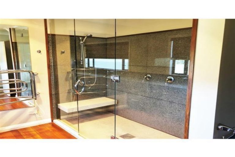 Photo of property in 34 Hayley Lane, East Tamaki Heights, Auckland, 2016