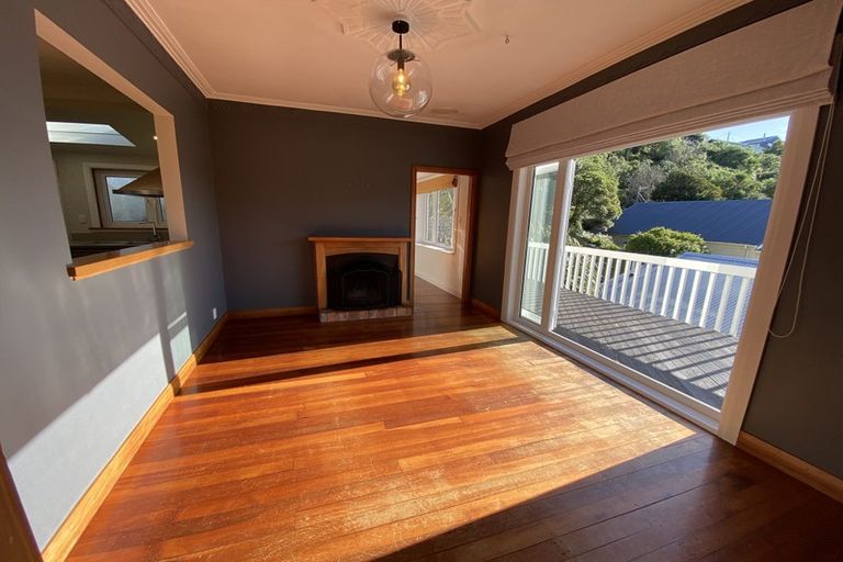 Photo of property in 112 Eden Street, Island Bay, Wellington, 6023