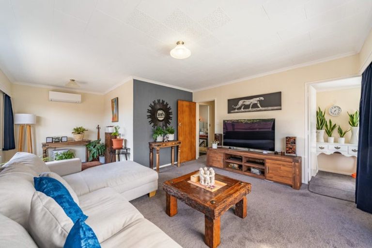 Photo of property in 13 Whites Line West, Woburn, Lower Hutt, 5010