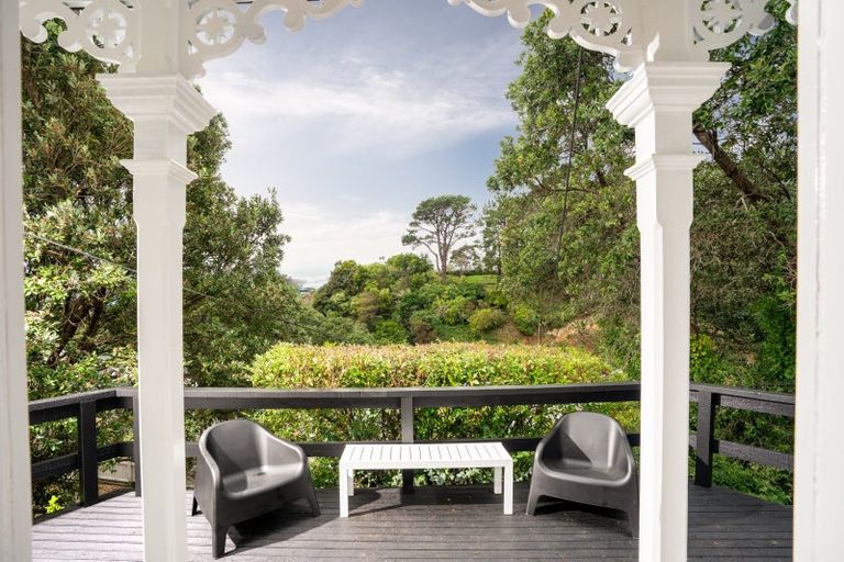 Photo of property in 23 Patanga Crescent, Thorndon, Wellington, 6011