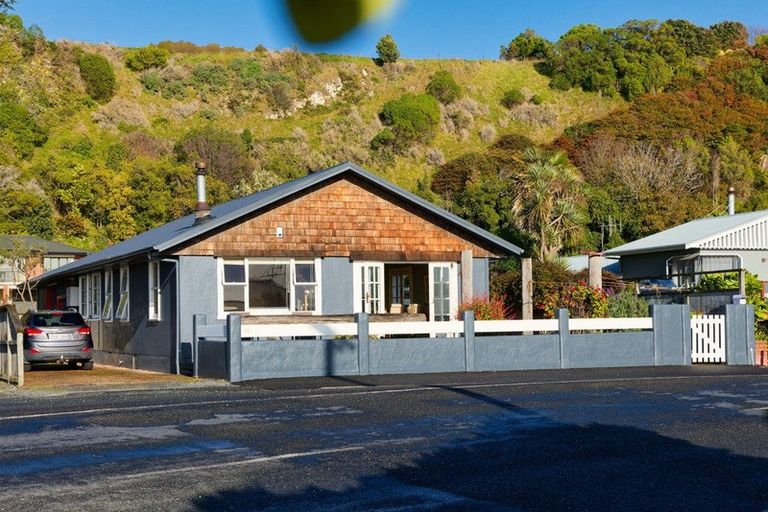 Photo of property in 52 Avoca Street, Kaikoura, 7300