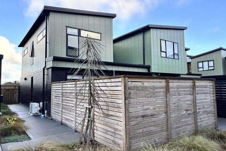 Photo of property in 9/7 Johnston Grove, Taita, Lower Hutt, 5011