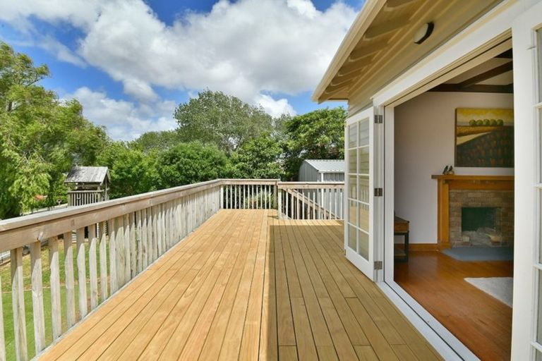 Photo of property in 72 Garfield Road, Helensville, 0800