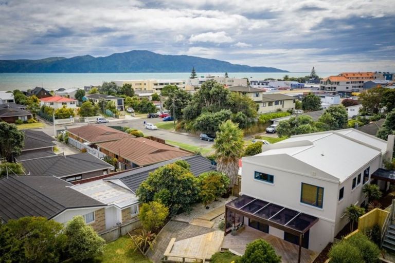 Photo of property in 8 Middleton Road, Paraparaumu Beach, Paraparaumu, 5032