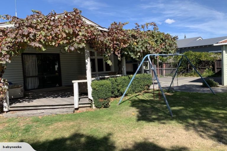 Photo of property in 77 Paparoa Street, Papanui, Christchurch, 8053