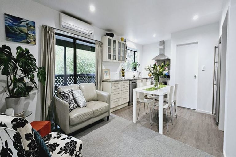 Photo of property in 16 Zephyr Terrace, Governors Bay, 8971