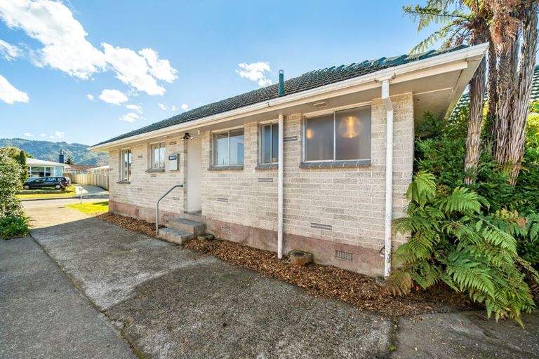 Photo of property in 1/58 Oregon Drive, Maoribank, Upper Hutt, 5018