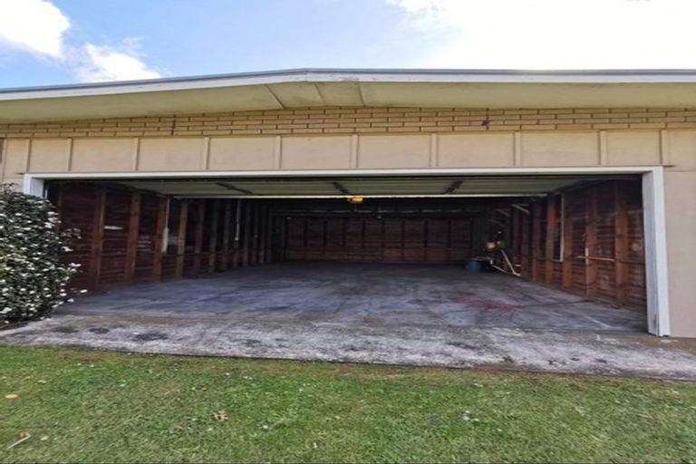 Photo of property in 172 Lincoln Road, Henderson, Auckland, 0610