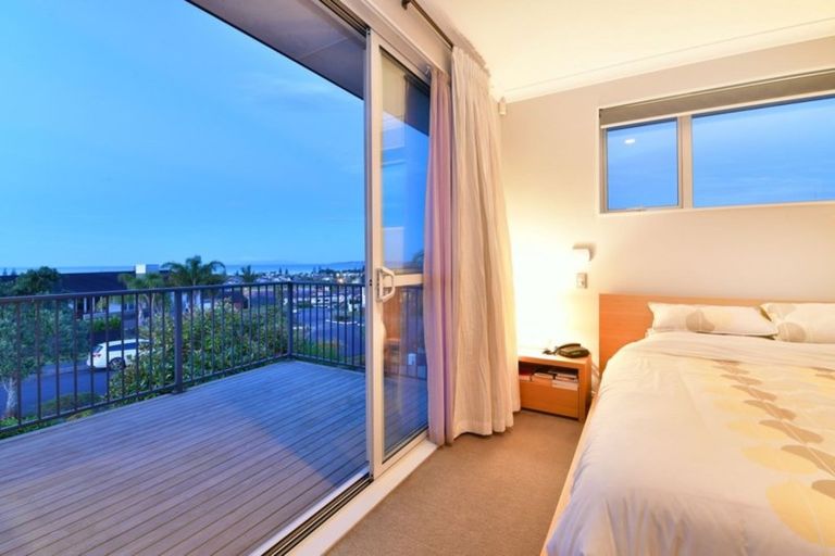 Photo of property in 56 Grovenor Drive, Orewa, 0931