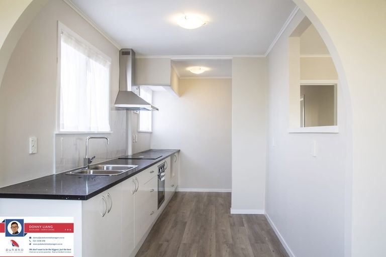 Photo of property in 64 Megan Avenue, Pakuranga Heights, Auckland, 2010