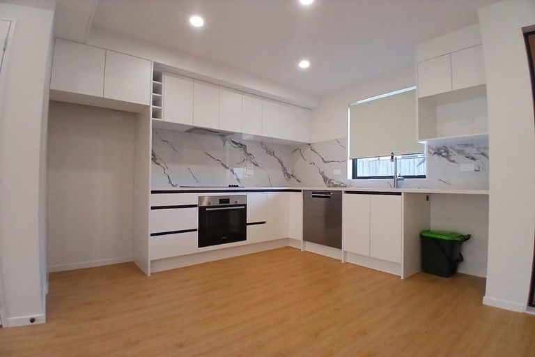 Photo of property in 8e Nedlands Place, Burswood, Auckland, 2013