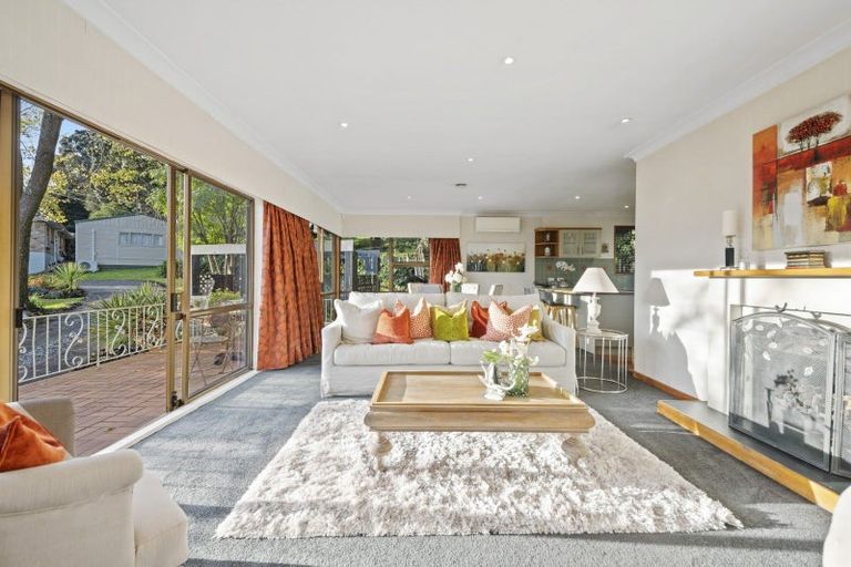 Photo of property in 19 Pikitea Road, Mangere Bridge, Auckland, 2022