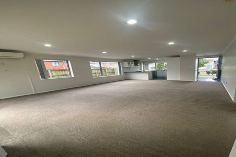 Photo of property in 18 Whekau Drive, Takanini, 2112