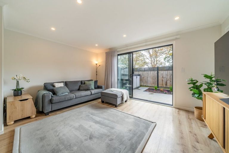 Photo of property in 15 Raeble Walkington Lane, Wallaceville, Upper Hutt, 5018