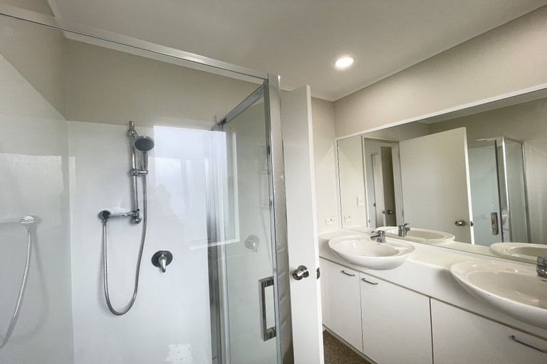 Photo of property in 2/34 Simmental Crescent, Somerville, Auckland, 2014