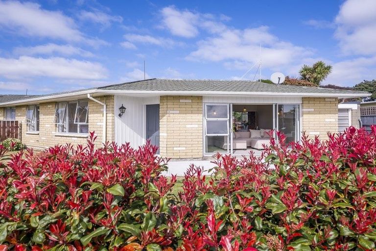 Photo of property in 86 Gray Avenue, Paraparaumu Beach, Paraparaumu, 5032