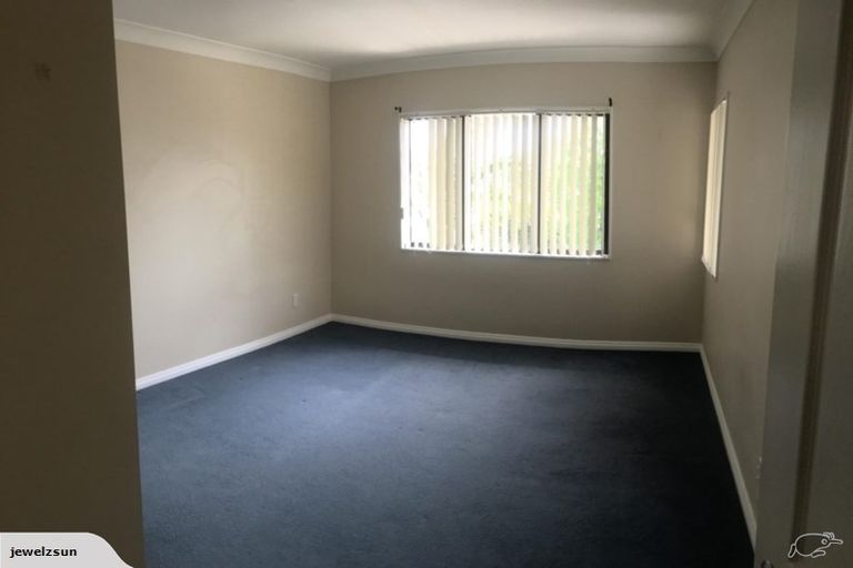 Photo of property in 49 College Road, Northcote, Auckland, 0627