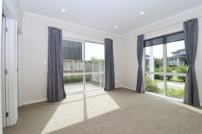 Photo of property in 61 Bayvista Drive, Karaka, Papakura, 2113