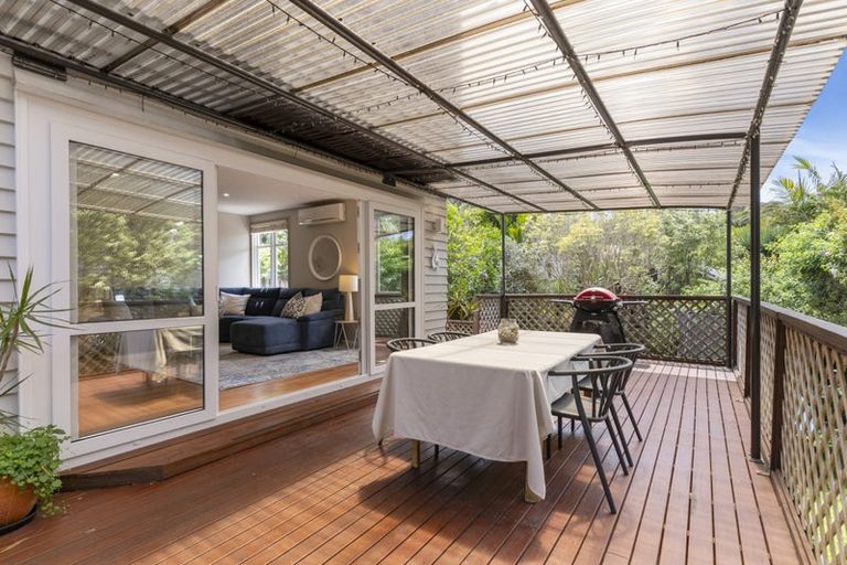 Photo of property in 47 Lyons Avenue, Murrays Bay, Auckland, 0630