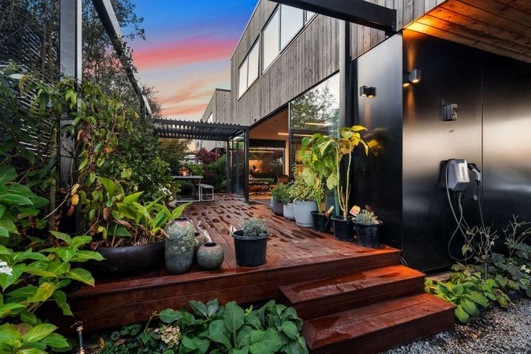 Photo of property in 53a Edward Avenue, Edgeware, Christchurch, 8013