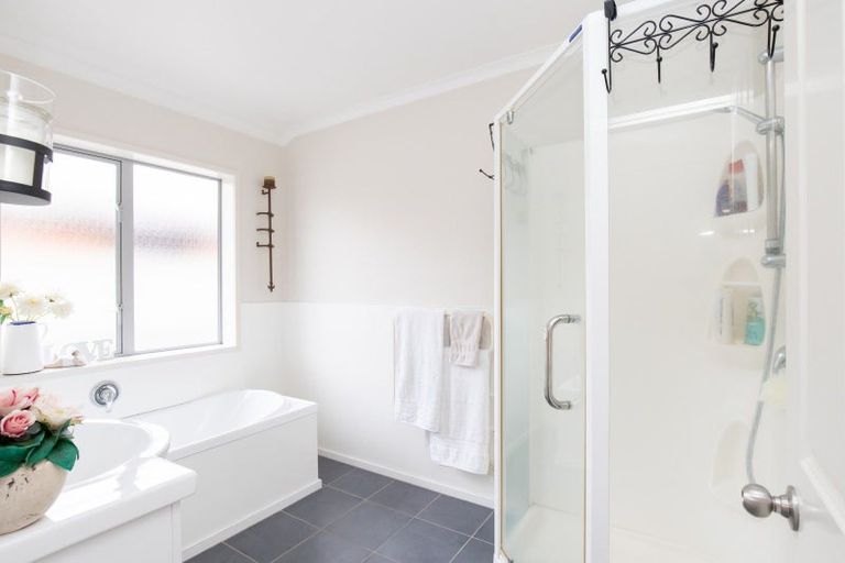 Photo of property in 10 Harris Place, Ngatea, 3503