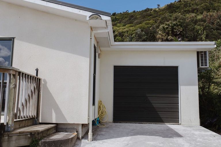 Photo of property in 89 Kakariki Grove, Waikanae, 5036