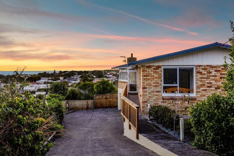 Photo of property in 15 Mount View Place, Spotswood, New Plymouth, 4310