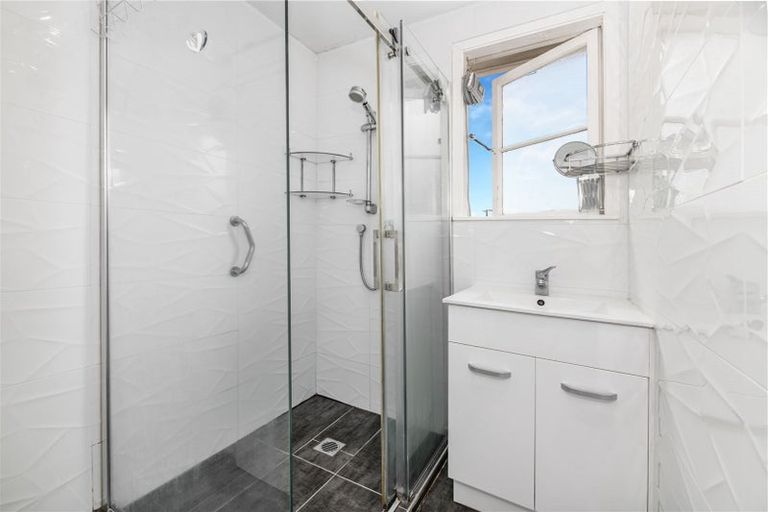 Photo of property in 308 Great North Road, Henderson, Auckland, 0612