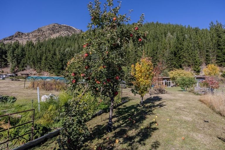 Photo of property in 84 Nook Road, Lake Hawea, 9382