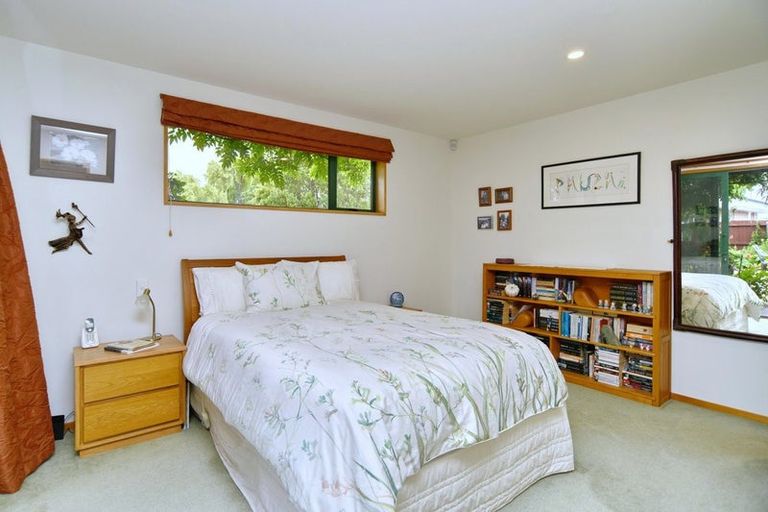 Photo of property in 5 Winters Road, Redwood, Christchurch, 8051