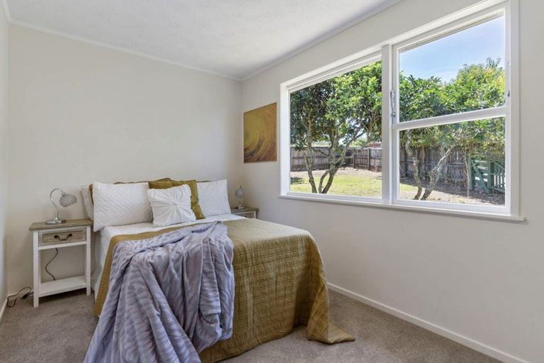 Photo of property in 14 Bentley Avenue, Glenfield, Auckland, 0629