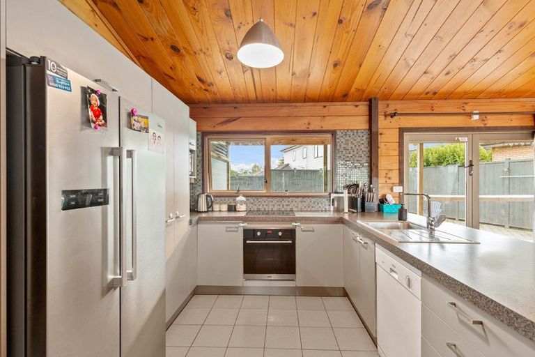 Photo of property in 56 Makora Road, Massey, Auckland, 0614