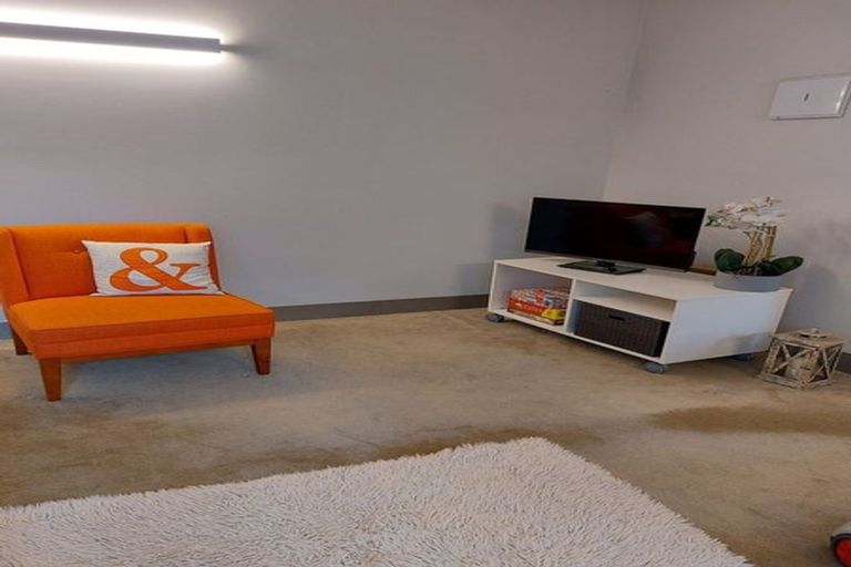 Photo of property in Urbane Apartments, 26/29 Webb Street, Mount Cook, Wellington, 6011