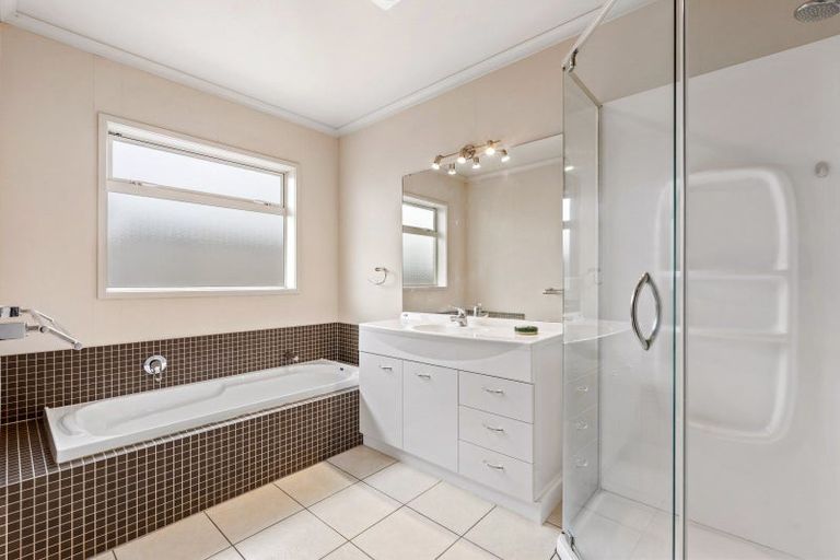 Photo of property in 8 Cape Place, Poraiti, Napier, 4112