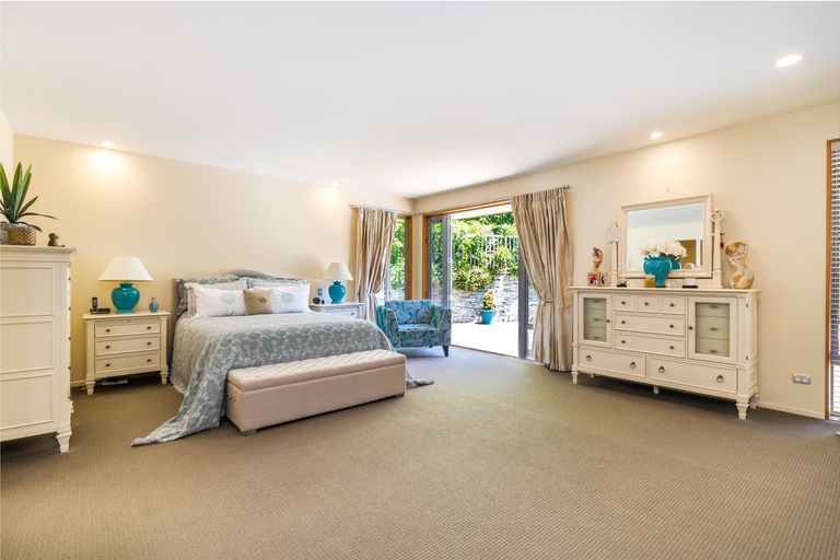 Photo of property in 5 Cameron Drive, Acacia Bay, Taupo, 3385